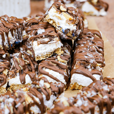 No Bake Snicker Bars – Beast UK
